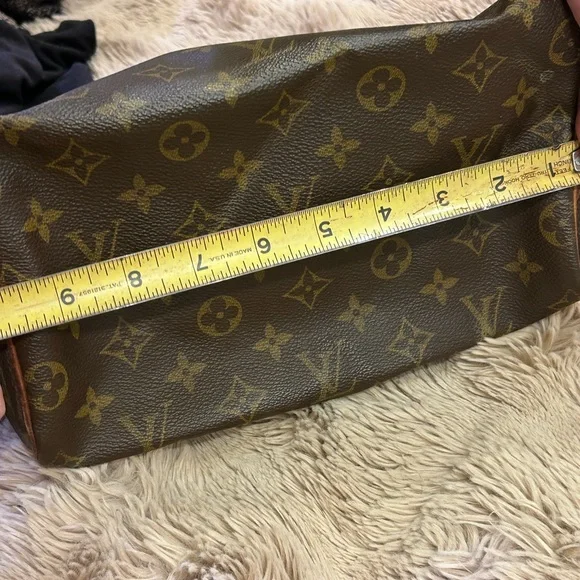 Louis Vuitton Monogram Handbag - Picture 8 of 8
